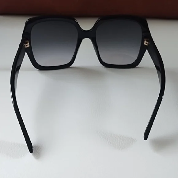 Gucci Black Women's Sunglasses - Picture 6 of 6